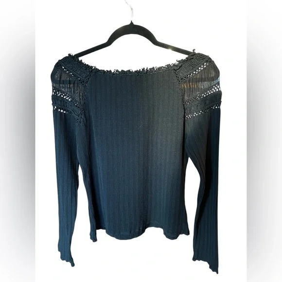 Dolce Cabo Black Off Shoulder Crochet Lace Top Boho Fairycore Whimsygoth - Picture 3 of 5